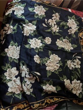 Fashion floral scarf